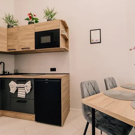 Lorey Apartment *